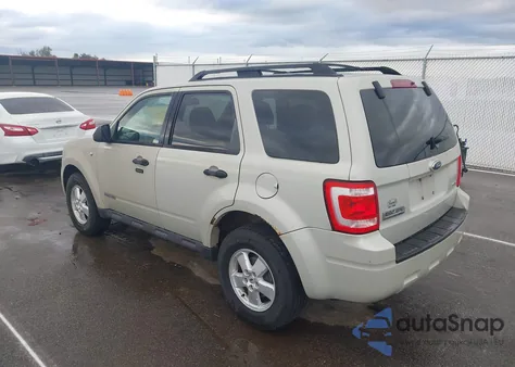 2008 Ford Escape Xlt z USA, uszkodzony, nr VIN 1FMCU93118KC90481